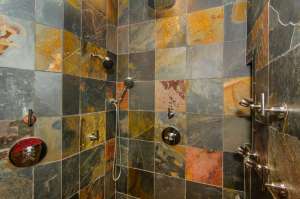 7 Lookout Dr Asheville NC-small-017-Bathroom-666x443-72dpi